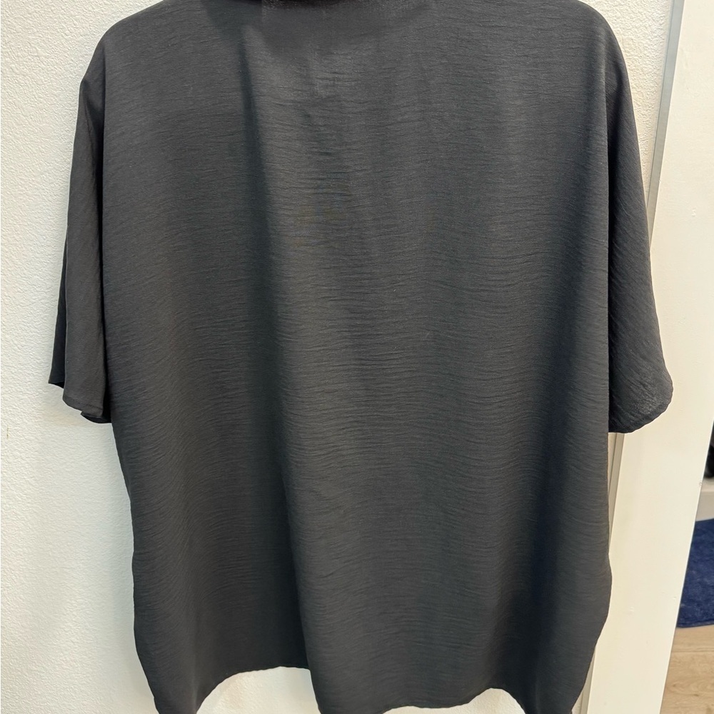 NWOT Zenana Black button down Blouse hi-lo - Picture 5 of 5
